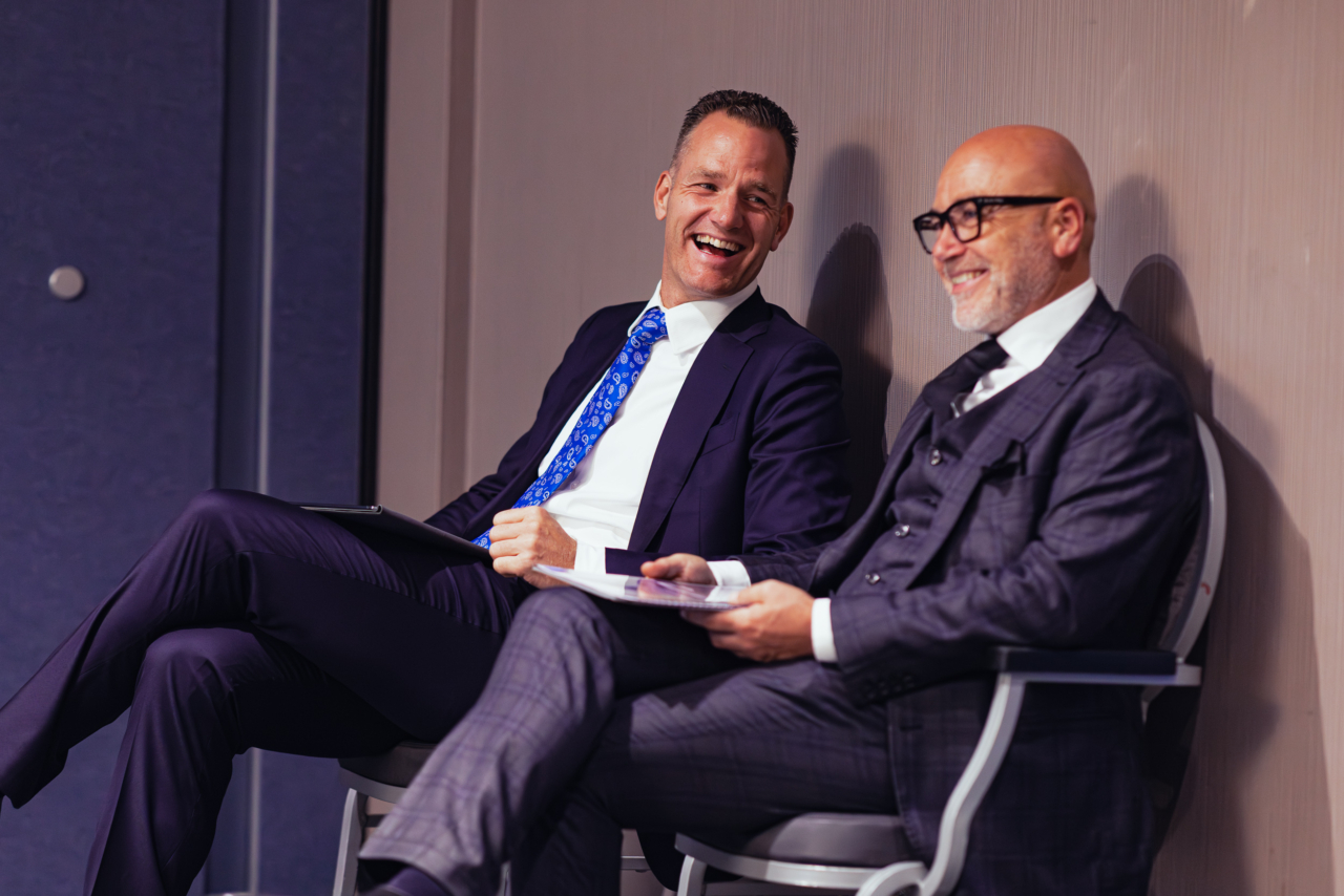 Tom Saeys Coach van Straight-Line Leadership en Marijn Jansen Straight-Line consultant op de leadership livedag